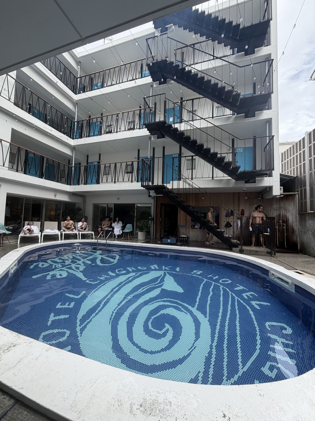 8日目の海 ― 茅ヶ崎「8HOTEL CHIGASAKI」で、ふたりでととのう
